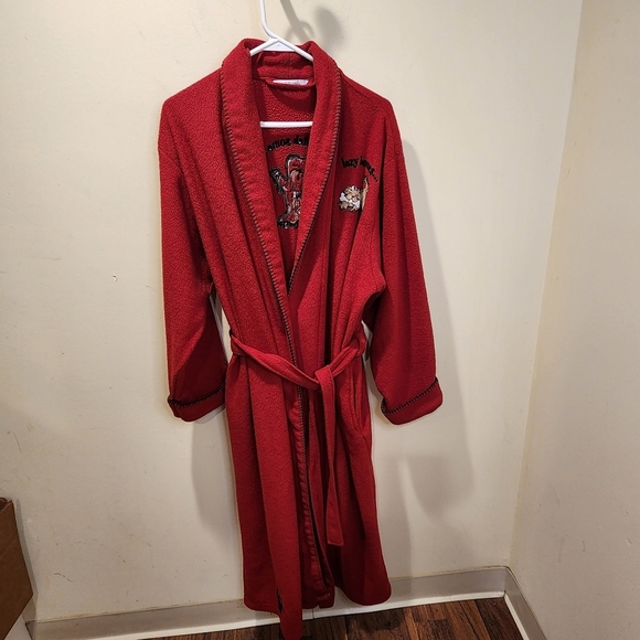 Delicates Red Long Cozy  Robe with Embroidered Dog theme - Picture 6 of 15